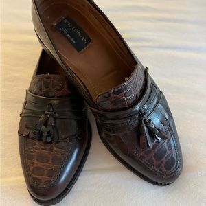Bostonian Made in Italy brown leather loafers!